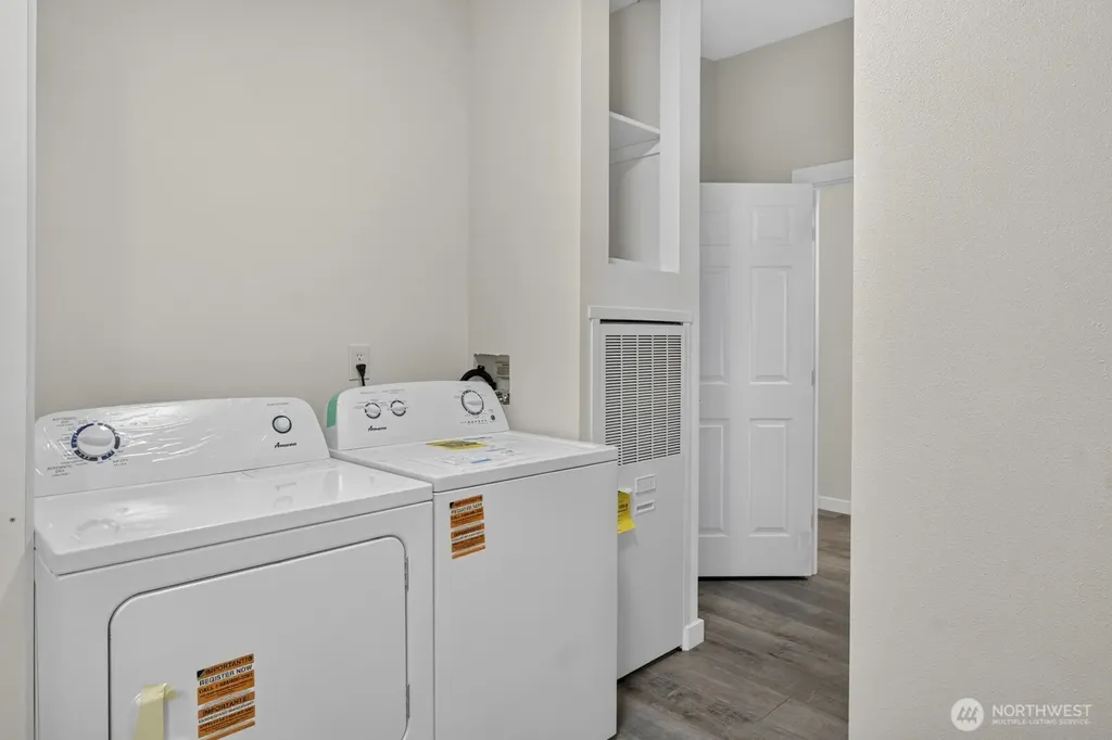 1059 E Crestview Drive Shelton WA 98584