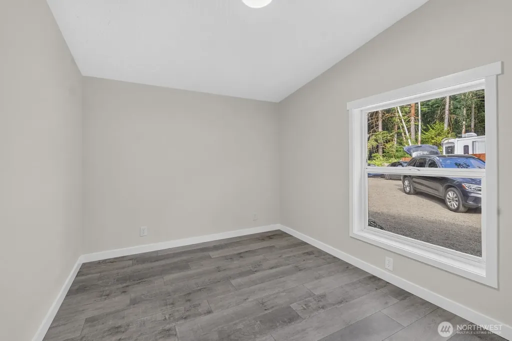1059 E Crestview Drive Shelton WA 98584