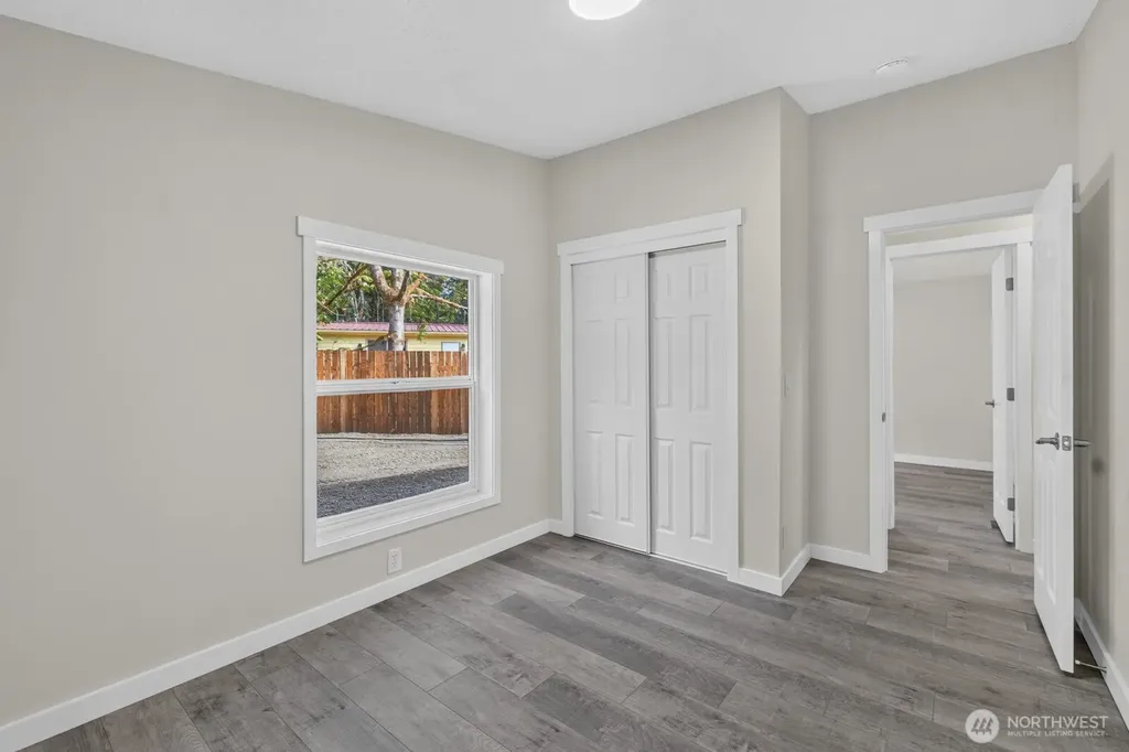 1059 E Crestview Drive Shelton WA 98584