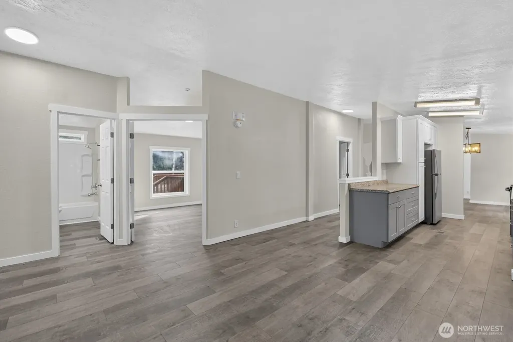1059 E Crestview Drive Shelton WA 98584