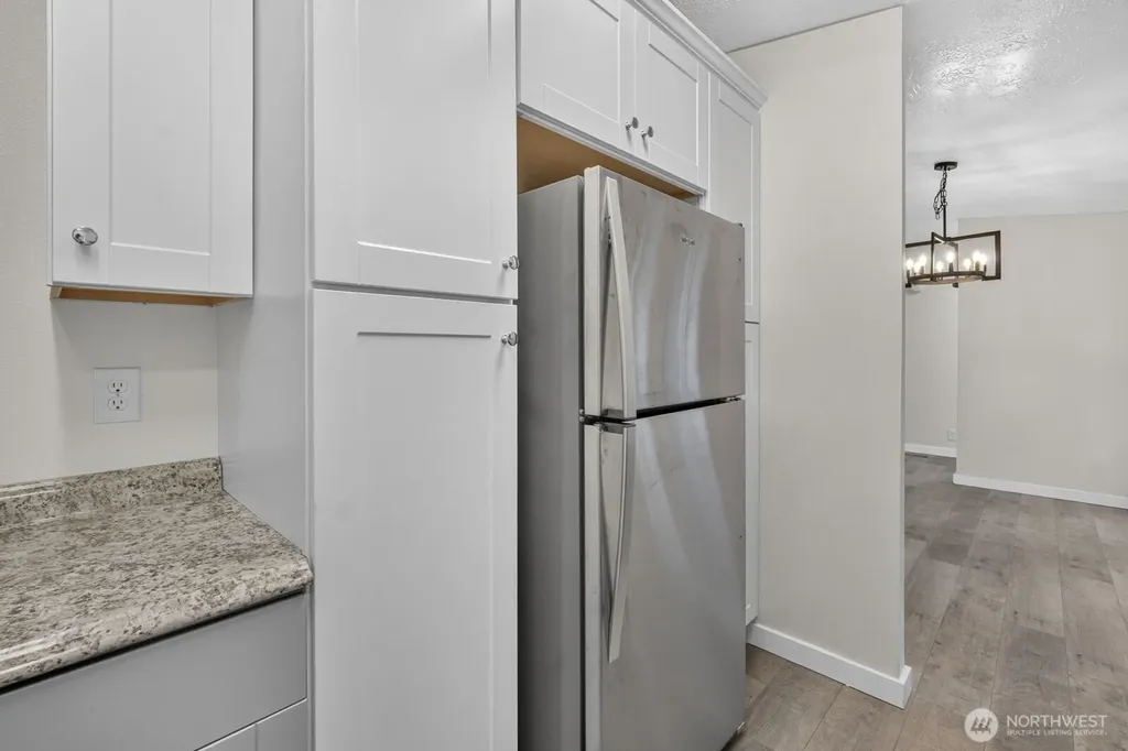 1059 E Crestview Drive Shelton WA 98584