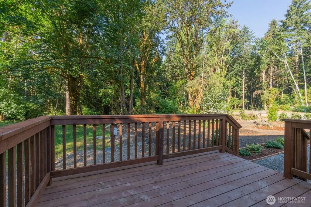 1059 E Crestview Drive Shelton WA 98584