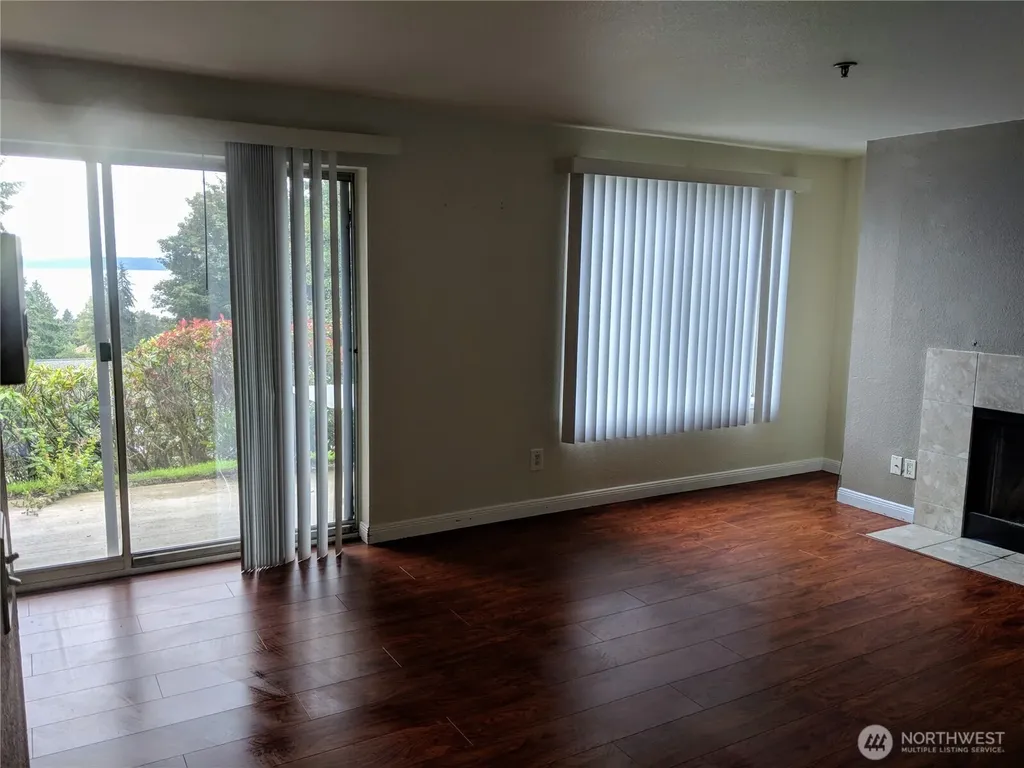 28610 16th Avenue S Federal Way WA 98003