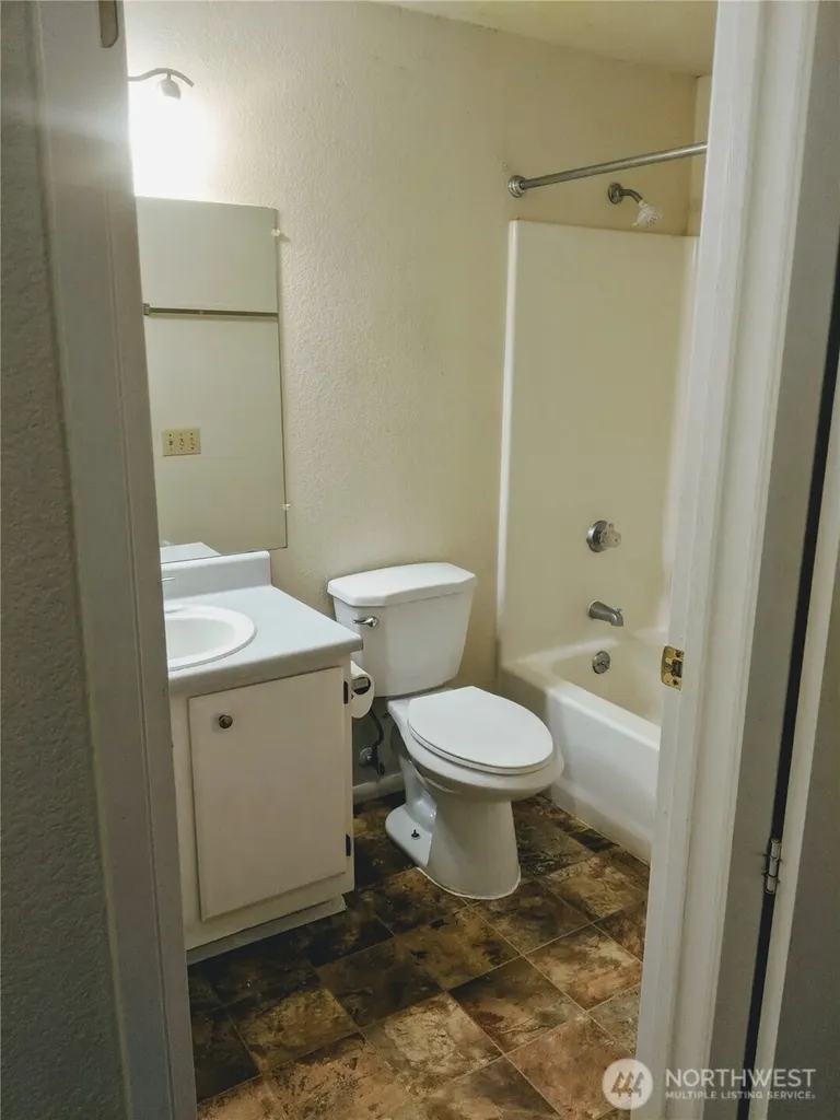 28610 16th Avenue S Federal Way WA 98003