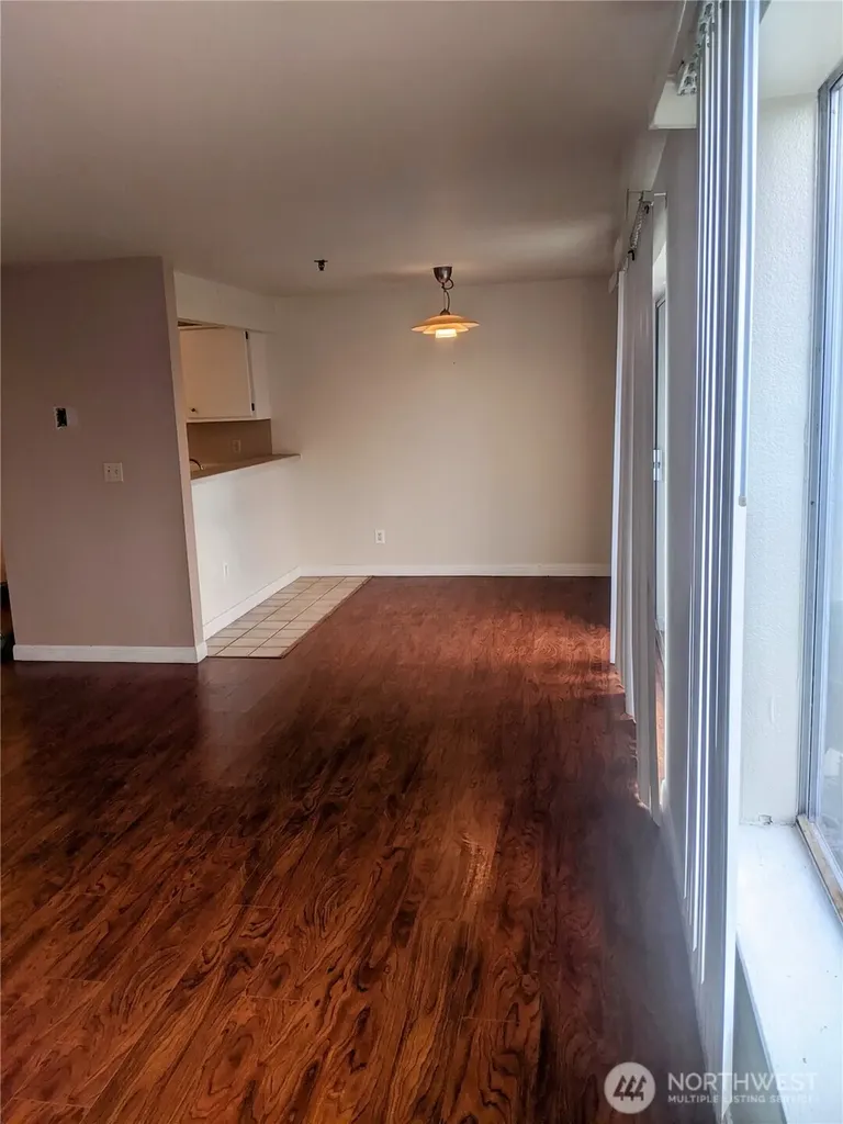 28610 16th Avenue S Federal Way WA 98003
