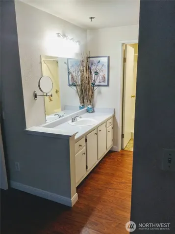 28610 16th Avenue S Federal Way WA 98003