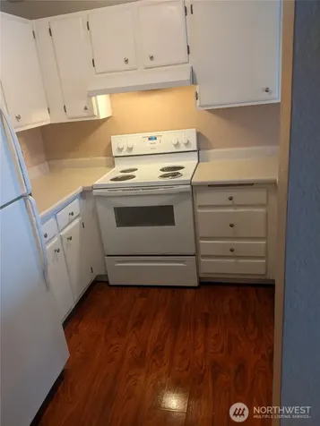 28610 16th Avenue S Federal Way WA 98003
