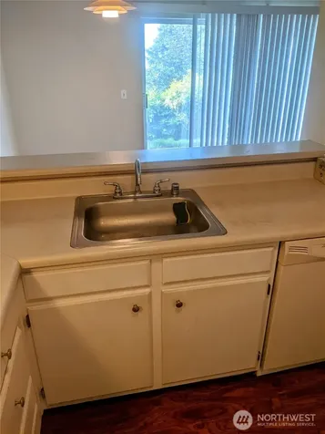 28610 16th Avenue S Federal Way WA 98003