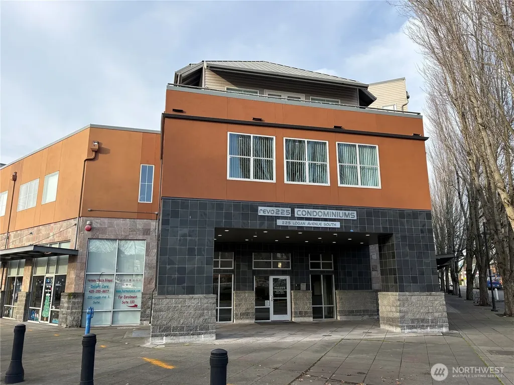 225 Logan Avenue S Renton WA 98057