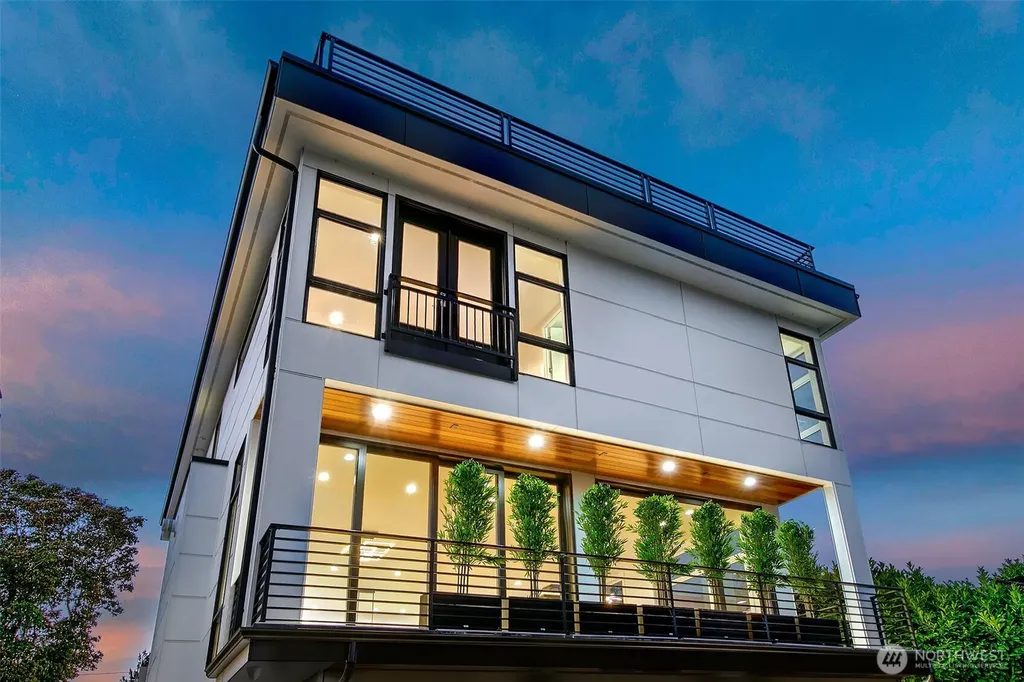 4015 NE 56th Seattle WA 98105