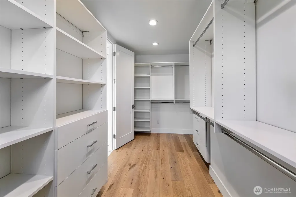 4015 NE 56th Seattle WA 98105