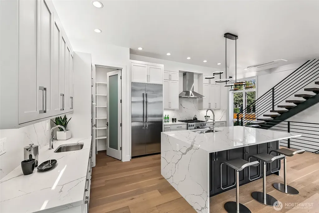 4015 NE 56th Seattle WA 98105