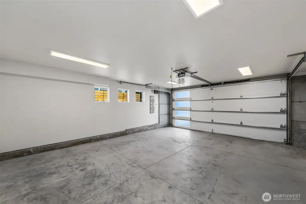 4015 NE 56th Seattle WA 98105