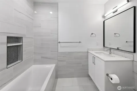 4015 NE 56th Seattle WA 98105
