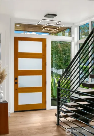 4015 NE 56th Seattle WA 98105