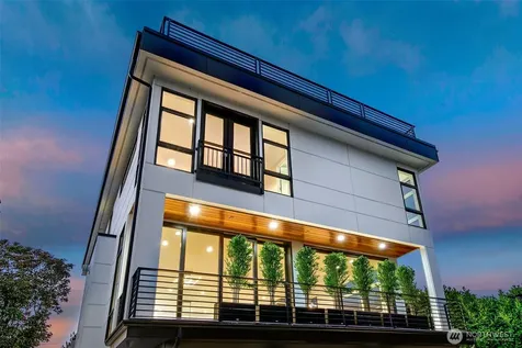 4015 NE 56th Seattle WA 98105