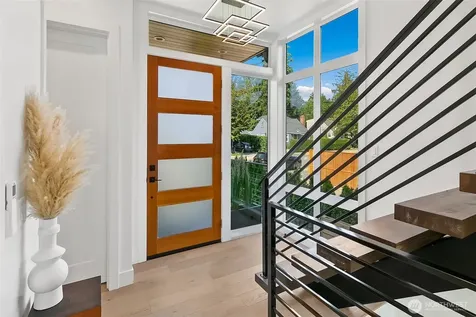 4015 NE 56th Seattle WA 98105