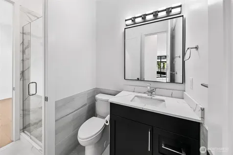 4015 NE 56th Seattle WA 98105