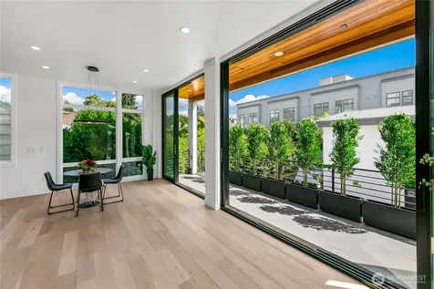4015 NE 56th Seattle WA 98105