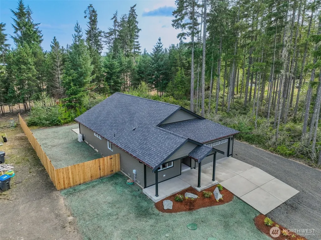 680 NE Haven Lake Drive Tahuya WA 98588