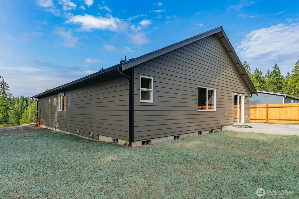 680 NE Haven Lake Drive Tahuya WA 98588