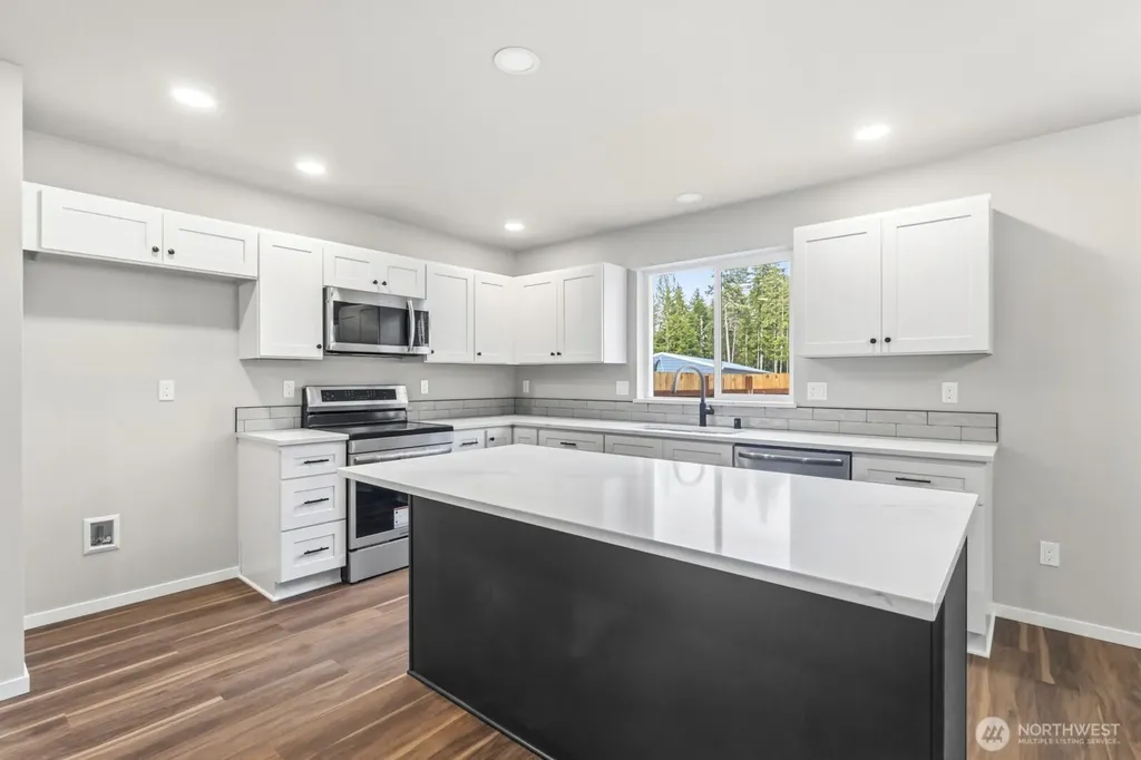 680 NE Haven Lake Drive Tahuya WA 98588