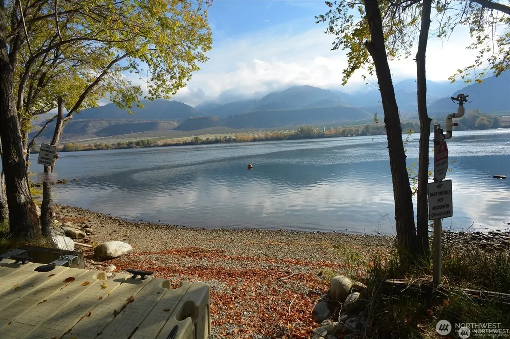 3710 Stayman Flats Road Chelan WA 98816