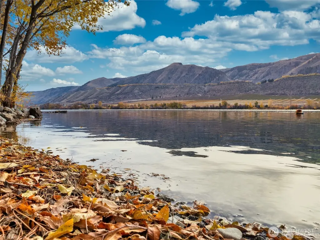 3710 Stayman Flats Road Chelan WA 98816