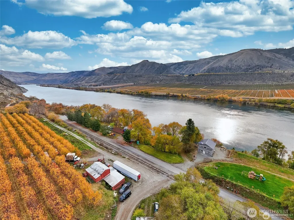3710 Stayman Flats Road Chelan WA 98816