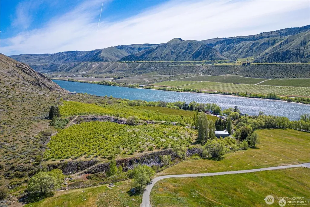 3710 Stayman Flats Road Chelan WA 98816