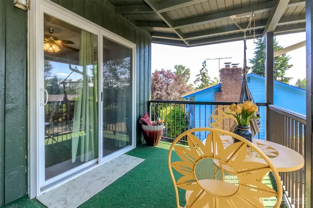2633 Lake Youngs Court SE Renton WA 98058