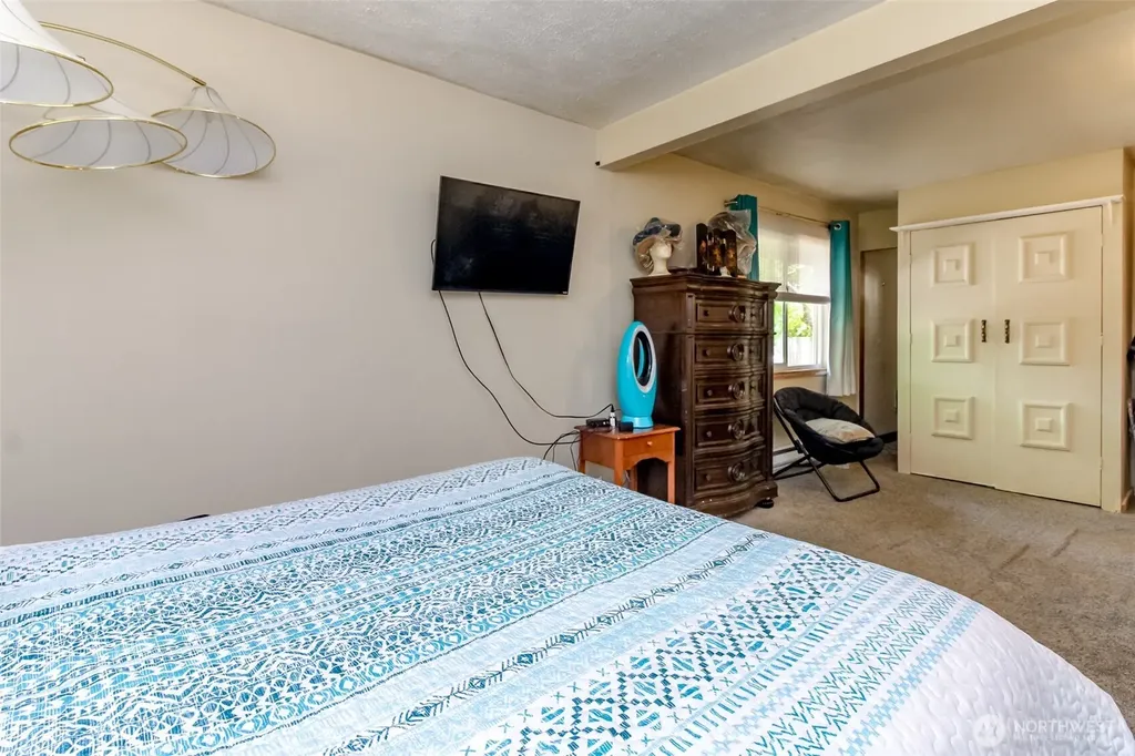 2633 Lake Youngs Court SE Renton WA 98058