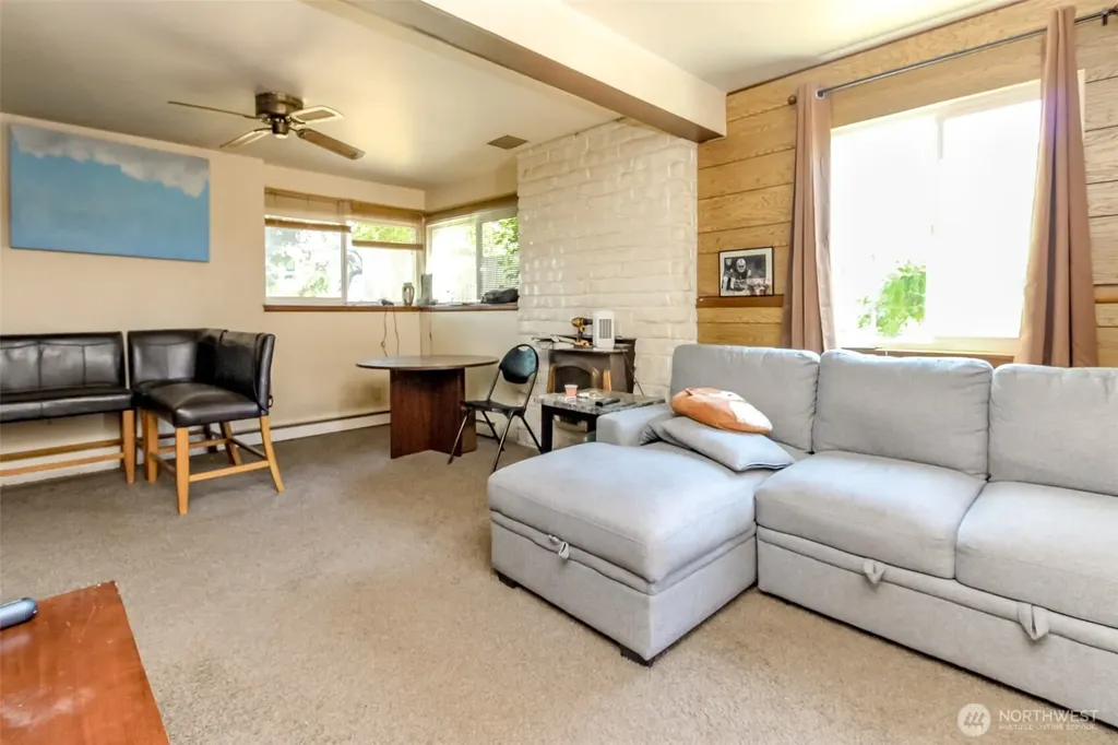 2633 Lake Youngs Court SE Renton WA 98058