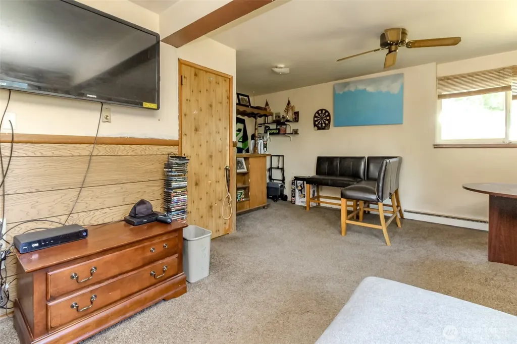 2633 Lake Youngs Court SE Renton WA 98058