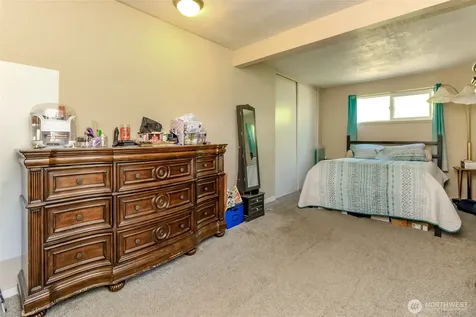 2633 Lake Youngs Court SE Renton WA 98058