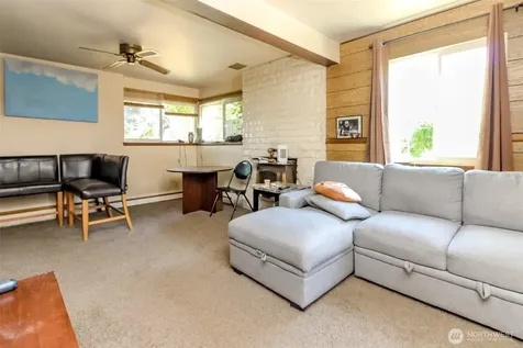 2633 Lake Youngs Court SE Renton WA 98058