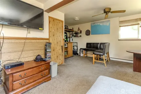 2633 Lake Youngs Court SE Renton WA 98058