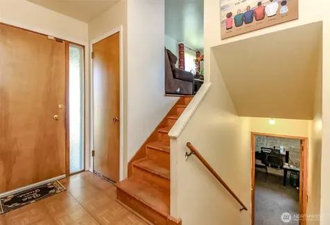 2633 Lake Youngs Court SE Renton WA 98058