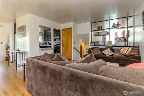2633 Lake Youngs Court SE Renton WA 98058