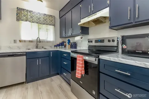 2633 Lake Youngs Court SE Renton WA 98058