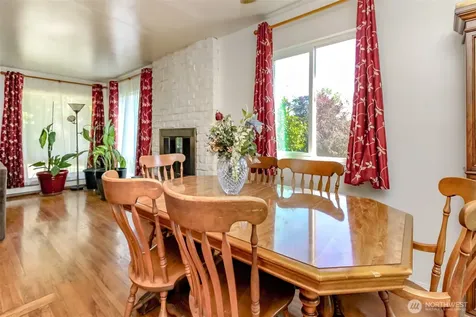 2633 Lake Youngs Court SE Renton WA 98058