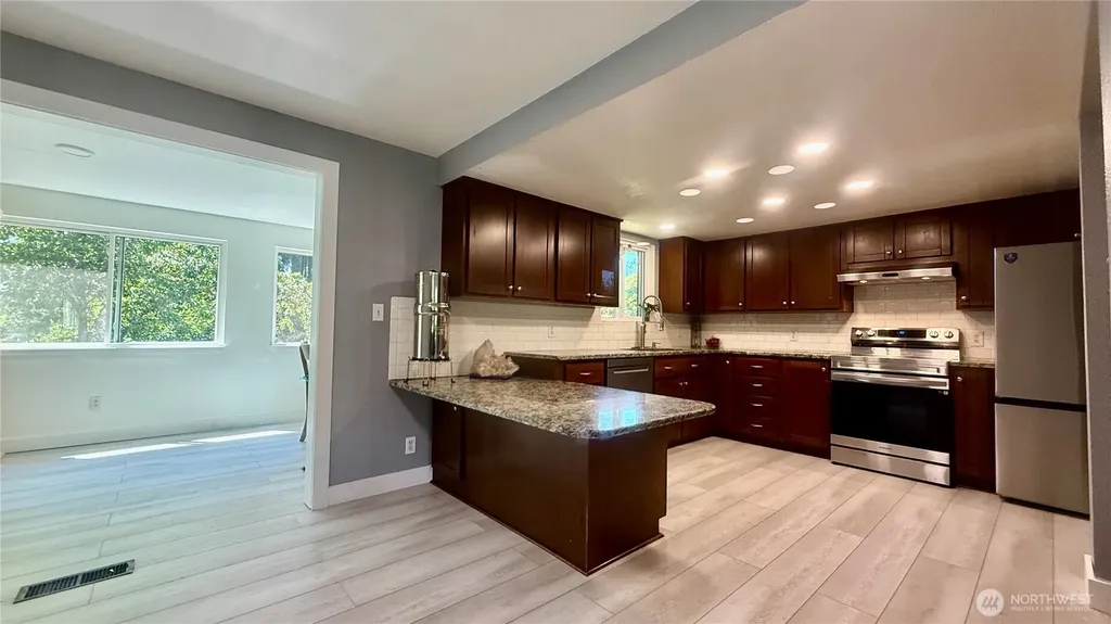 22045 Peter Grubb Road SE Renton WA 98058