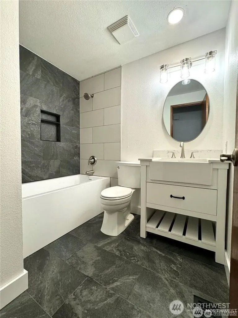 22045 Peter Grubb Road SE Renton WA 98058