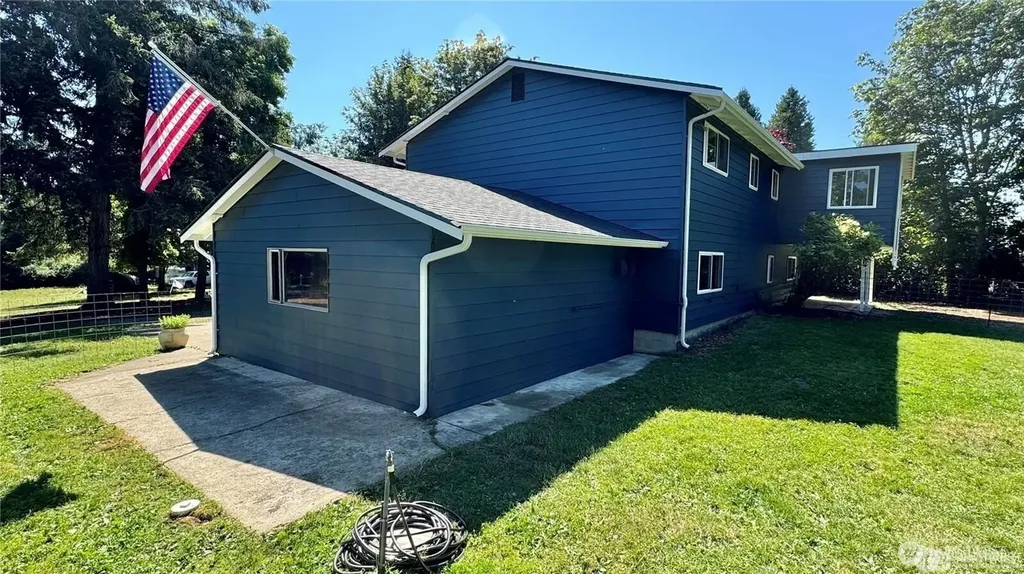 22045 Peter Grubb Road SE Renton WA 98058