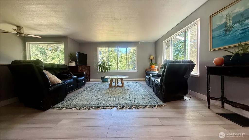 22045 Peter Grubb Road SE Renton WA 98058