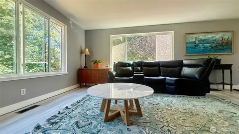 22045 Peter Grubb Road SE Renton WA 98058
