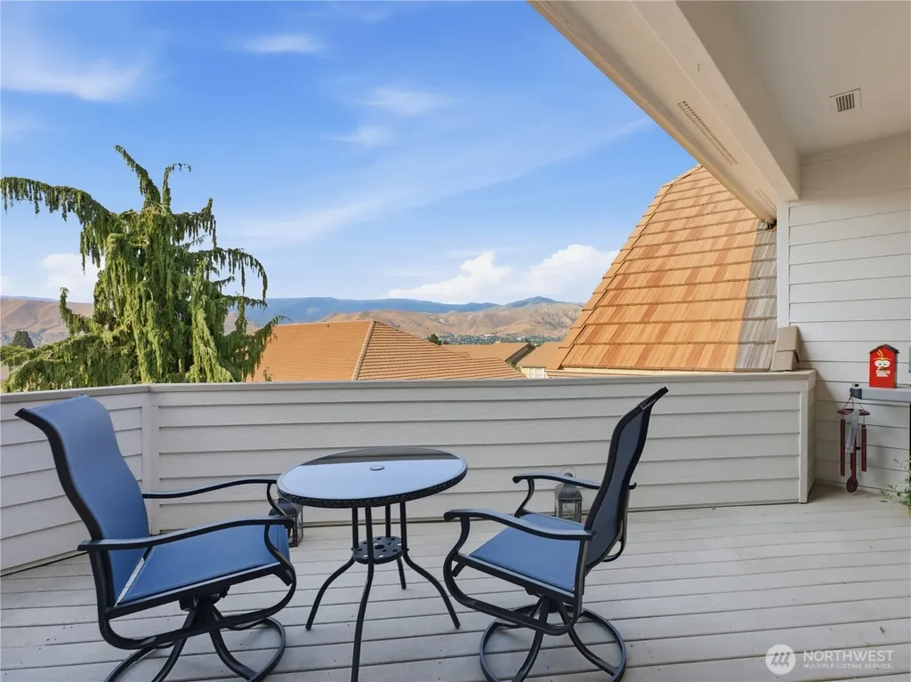 1494 Eastmont Avenue East Wenatchee WA 98802