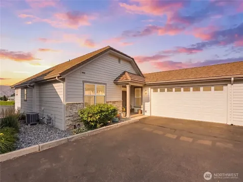 1494 Eastmont Avenue East Wenatchee WA 98802