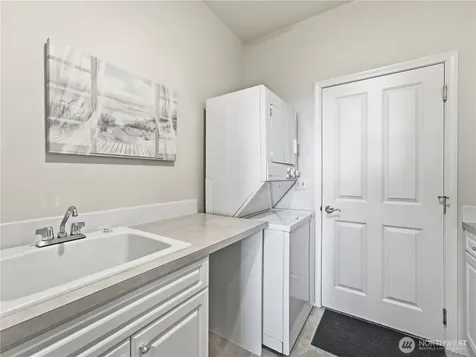 1494 Eastmont Avenue East Wenatchee WA 98802