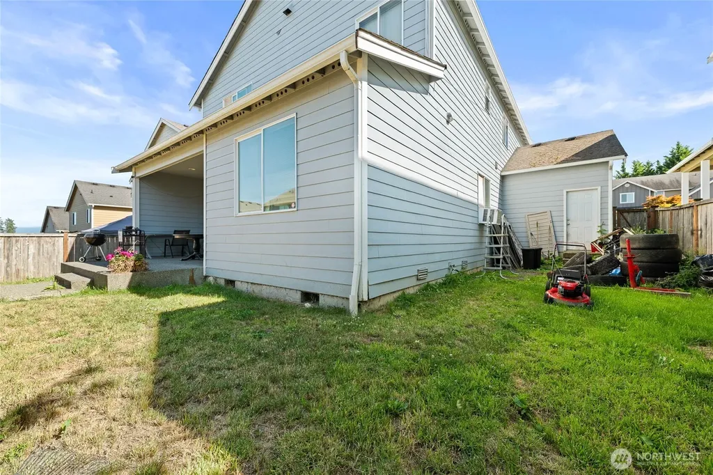 1905 198th Street E Spanaway WA 98387